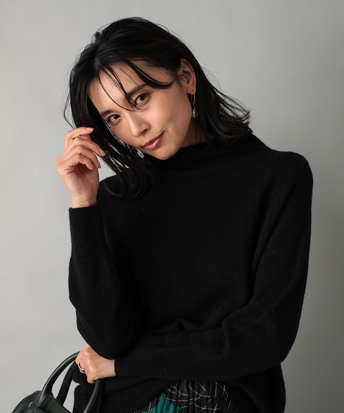 RIVE DROITE（リヴドロワ）の「肌を優しく包み込む柔らかな着心地　ウール100ボトルネックニット（ニット/セーター・レディース・オフホワイト/オレンジ/サックスブルー/レッド/ブラック/ライトベージュ/グレー/グリーン系その他・FREE）」の3枚目の写真