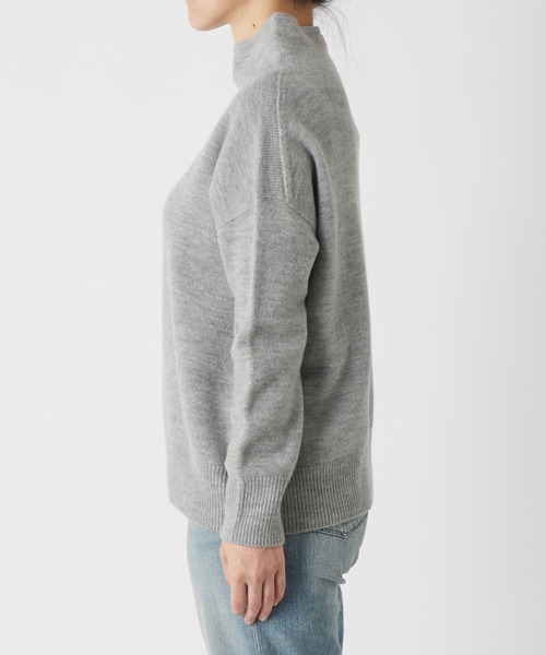 RIVE DROITE（リヴドロワ）の「肌を優しく包み込む柔らかな着心地　ウール100ボトルネックニット（ニット/セーター・レディース・オフホワイト/オレンジ/サックスブルー/レッド/ブラック/ライトベージュ/グレー/グリーン系その他・FREE）」の12枚目の写真