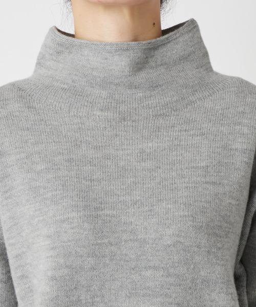 RIVE DROITE（リヴドロワ）の「肌を優しく包み込む柔らかな着心地　ウール100ボトルネックニット（ニット/セーター・レディース・オフホワイト/オレンジ/サックスブルー/レッド/ブラック/ライトベージュ/グレー/グリーン系その他・FREE）」の14枚目の写真