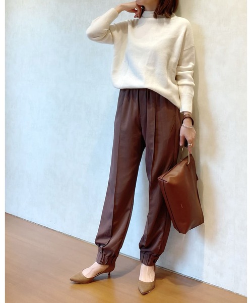 RIVE DROITE（リヴドロワ）の「肌を優しく包み込む柔らかな着心地　ウール100ボトルネックニット（ニット/セーター・レディース・オフホワイト/オレンジ/サックスブルー/レッド/ブラック/ライトベージュ/グレー/グリーン系その他・FREE）」の20枚目の写真