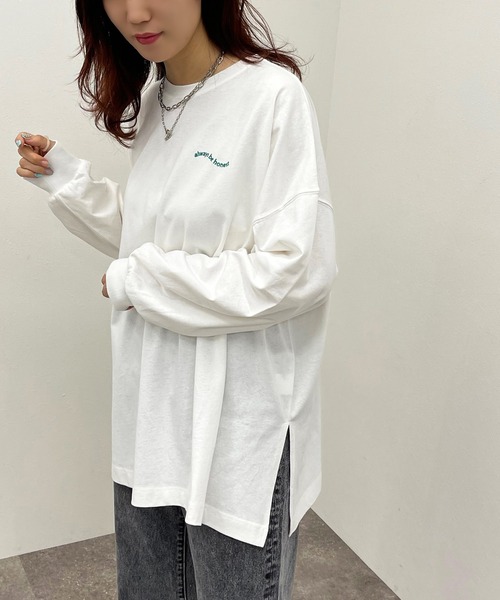apres jour mignon(アプレジュールミニョン)の「BIGスリットロンT【ZOZOTOWN限定アイテム】(Tシャツ/カットソー・レディース・その他/ブルー系その他/ホワイト系その他/オフホワイト/ナチュラル/ブラック/ブラック系その他・X-LARGE/フリー)」の8枚目の写真
