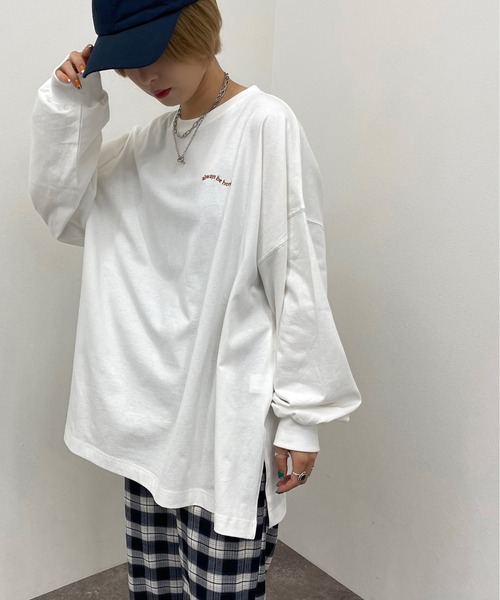 apres jour mignon(アプレジュールミニョン)の「BIGスリットロンT【ZOZOTOWN限定アイテム】(Tシャツ/カットソー・レディース・その他/ブルー系その他/ホワイト系その他/オフホワイト/ナチュラル/ブラック/ブラック系その他・X-LARGE/フリー)」の14枚目の写真