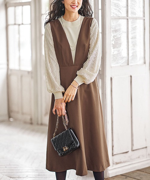 BELLUNA（ベルーナ）の「Ｖネックデザインフレアージャンパードレス（ジャンパースカート・レディース・ブラック/カーキ/キャメル・MEDIUM/X-LARGE/LARGE）」の3枚目の写真