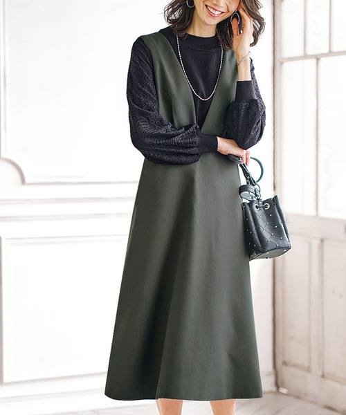 BELLUNA（ベルーナ）の「Ｖネックデザインフレアージャンパードレス（ジャンパースカート・レディース・ブラック/カーキ/キャメル・MEDIUM/X-LARGE/LARGE）」の2枚目の写真