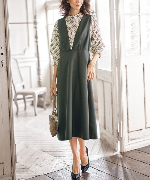 BELLUNA（ベルーナ）の「Ｖネックデザインフレアージャンパードレス（ジャンパースカート・レディース・ブラック/カーキ/キャメル・MEDIUM/X-LARGE/LARGE）」の14枚目の写真