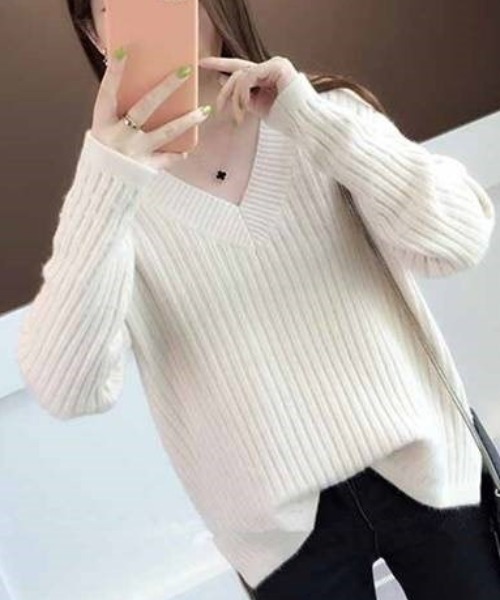 ACT（アクト）の「モヘアタッチ Vネック リブニット（ニット/セーター・レディース・ベージュ/グリーン/イエロー/ピンク/アイボリー・FREE）」の2枚目の写真