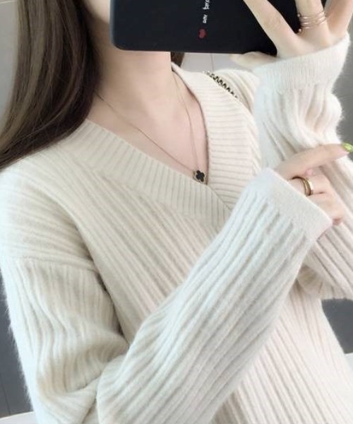 ACT（アクト）の「モヘアタッチ Vネック リブニット（ニット/セーター・レディース・ベージュ/グリーン/イエロー/ピンク/アイボリー・FREE）」の11枚目の写真