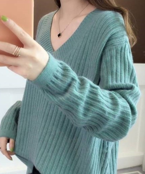 ACT（アクト）の「モヘアタッチ Vネック リブニット（ニット/セーター・レディース・ベージュ/グリーン/イエロー/ピンク/アイボリー・FREE）」の9枚目の写真