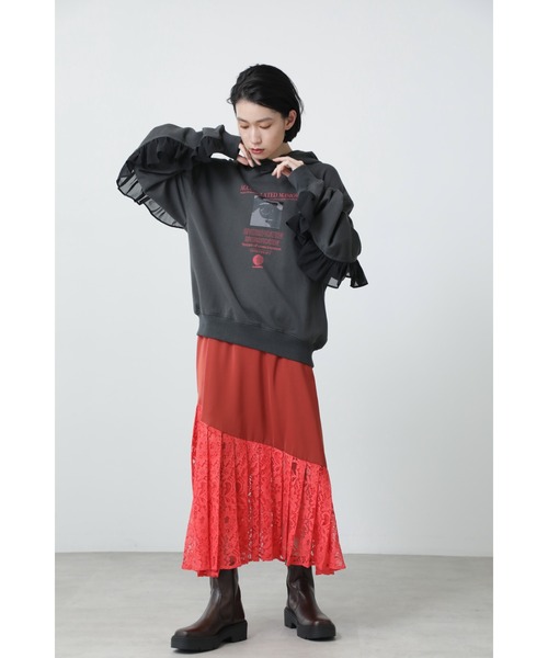 OKIRAKU(オキラク)の「OKIRAKU×ROSE BUD グラフィックフーデッドスウェット(パーカー・レディース・パープル/ブラック・ONE SIZE)」の3枚目の写真