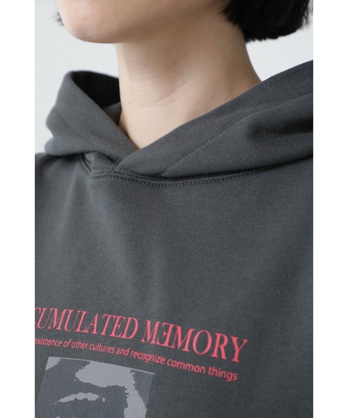 OKIRAKU(オキラク)の「OKIRAKU×ROSE BUD グラフィックフーデッドスウェット(パーカー・レディース・パープル/ブラック・ONE SIZE)」の10枚目の写真