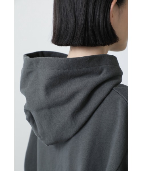 OKIRAKU(オキラク)の「OKIRAKU×ROSE BUD グラフィックフーデッドスウェット(パーカー・レディース・パープル/ブラック・ONE SIZE)」の14枚目の写真