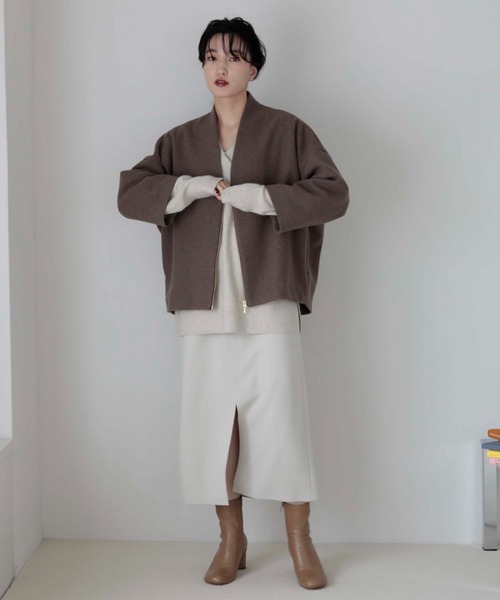 Doux archives(ドゥアルシーヴ)の「WOOLLY Vノーカラーショートジャケット(ノーカラージャケット・レディース・アイボリー/ブラック/モカ・MEDIUM)」の13枚目の写真
