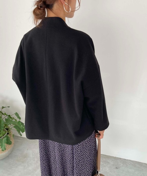Doux archives(ドゥアルシーヴ)の「WOOLLY Vノーカラーショートジャケット(ノーカラージャケット・レディース・アイボリー/ブラック/モカ・MEDIUM)」の9枚目の写真