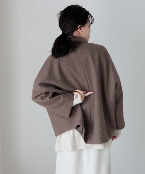 Doux archives(ドゥアルシーヴ)の「WOOLLY Vノーカラーショートジャケット(ノーカラージャケット・レディース・アイボリー/ブラック/モカ・MEDIUM)」の16枚目の写真