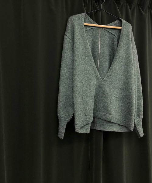 Solace(ソレイス)の「Vネックラインオーバーニット(ニット/セーター・レディース・グリーン/オレンジ/ベージュ・FREE)」の10枚目の写真
