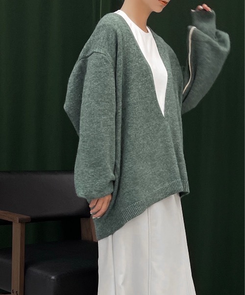 Solace(ソレイス)の「Vネックラインオーバーニット(ニット/セーター・レディース・グリーン/オレンジ/ベージュ・FREE)」の8枚目の写真