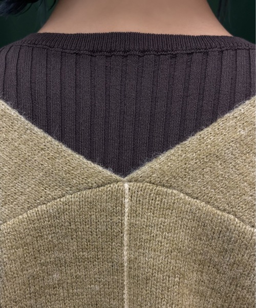 Solace(ソレイス)の「Vネックラインオーバーニット(ニット/セーター・レディース・グリーン/オレンジ/ベージュ・FREE)」の6枚目の写真