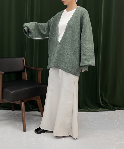 Solace(ソレイス)の「Vネックラインオーバーニット(ニット/セーター・レディース・グリーン/オレンジ/ベージュ・FREE)」の11枚目の写真