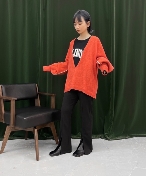 Solace(ソレイス)の「Vネックラインオーバーニット(ニット/セーター・レディース・グリーン/オレンジ/ベージュ・FREE)」の22枚目の写真