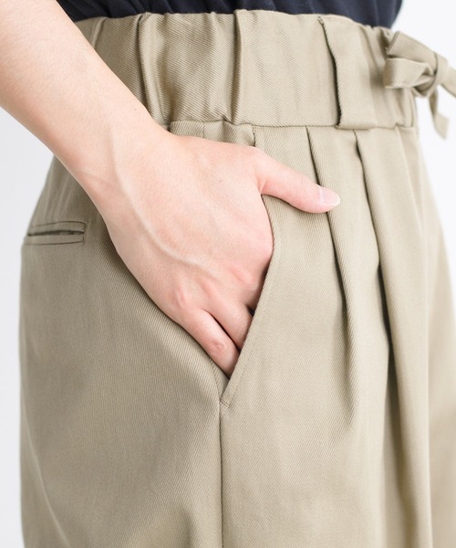 Blanc YM(ブランワイエム)の「Blanc YM ブランワイエム / Cotton Gabardine Easy Pants コットンギャバジン イージーパンツ 2タックパンツ バルーンパンツ / BL-22S-CGEP(チノパンツ・メンズ・ベージュ・SMALL/MEDIUM)」の13枚目の写真