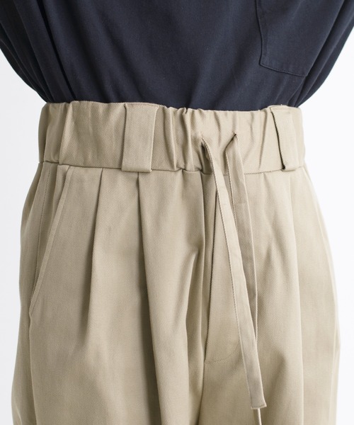 Blanc YM(ブランワイエム)の「Blanc YM ブランワイエム / Cotton Gabardine Easy Pants コットンギャバジン イージーパンツ 2タックパンツ バルーンパンツ / BL-22S-CGEP(チノパンツ・メンズ・ベージュ・SMALL/MEDIUM)」の16枚目の写真