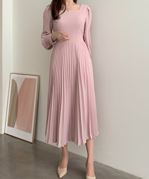 セール スクエアネック ロングプリーツワンピース ワンピース A Lot Of Love ア ロット オブ ラブ のファッション通販 Zozotown