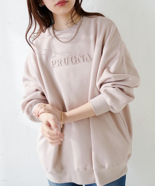 natural couture（ナチュラルクチュール）の「あおいさんコラボエンボスユニセックス裏毛プルオーバー（スウェット・レディース・ピンクベージュ/ライトベージュ/スミクロ/アイボリー・FREE）」の3枚目の写真