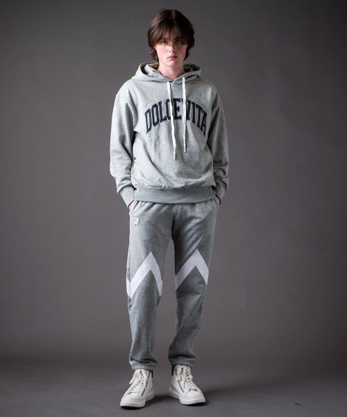 Buffalo Bobs(バッファローボブズ)の「AFA HOODIE-ROSE(AFA フーディー-ローズ)ルーズシルエット プルオーバー パーカー(パーカー・メンズ・グレー/ホワイト/ブラック・1-2/2-3)」の6枚目の写真