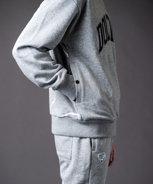 Buffalo Bobs(バッファローボブズ)の「AFA HOODIE-ROSE(AFA フーディー-ローズ)ルーズシルエット プルオーバー パーカー(パーカー・メンズ・グレー/ホワイト/ブラック・1-2/2-3)」の10枚目の写真