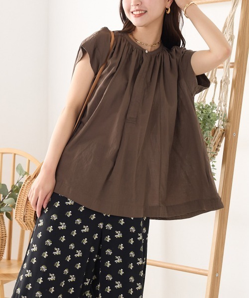 OMNES（オムネス）の「綾織ボイル丸ヨークブラウス（シャツ/ブラウス・レディース・ホワイト/カーキ/ミント/チャコール・FREE）」の3枚目の写真