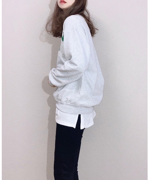 ECRIRE(エクリール)の「【ぴょんコラボ】GILDANロゴプリントスウェット(スウェット・レディース・ライトグレー/ブラック/ダークグリーン・M)」の7枚目の写真