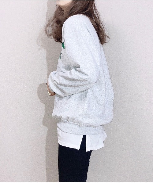 ECRIRE(エクリール)の「【ぴょんコラボ】GILDANロゴプリントスウェット(スウェット・レディース・ライトグレー/ブラック/ダークグリーン・M)」の11枚目の写真