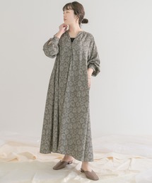 ITEMS URBANRESEARCH（アイテムズ アーバンリサーチ）の「花柄ラグランワンピース（ワンピース）」