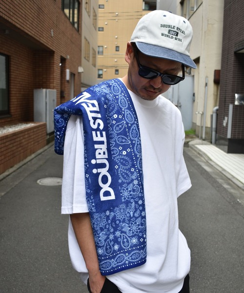 DOUBLE STEAL(ダブルスティール)の「BIG Paisley Towel(ハンカチ/ハンドタオル・メンズ・ネイビー・FREE)」の1枚目の写真