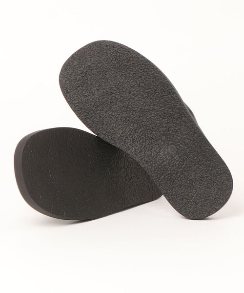 repipi armario（レピピ アルマリオ）の「スクエアトングサンダル（サンダル・キッズ・アイボリー/ブラック・SMALL/MEDIUM/LARGE）」の13枚目の写真