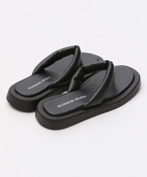 repipi armario（レピピ アルマリオ）の「スクエアトングサンダル（サンダル・キッズ・アイボリー/ブラック・SMALL/MEDIUM/LARGE）」の8枚目の写真