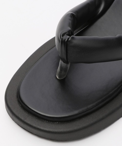 repipi armario（レピピ アルマリオ）の「スクエアトングサンダル（サンダル・キッズ・アイボリー/ブラック・SMALL/MEDIUM/LARGE）」の10枚目の写真