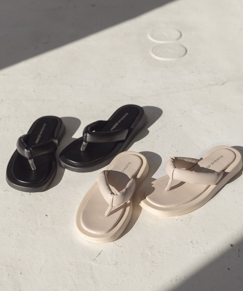 repipi armario（レピピ アルマリオ）の「スクエアトングサンダル（サンダル・キッズ・アイボリー/ブラック・SMALL/MEDIUM/LARGE）」の3枚目の写真