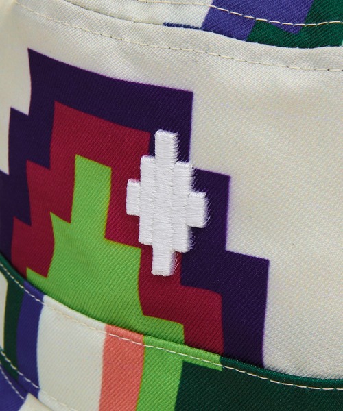 MARCELO BURLON（マルセロ・バーロン）の「ALL OVER CROSS BUCKET（ハット・メンズ・ベージュ系その他・ONE SIZE）」の4枚目の写真