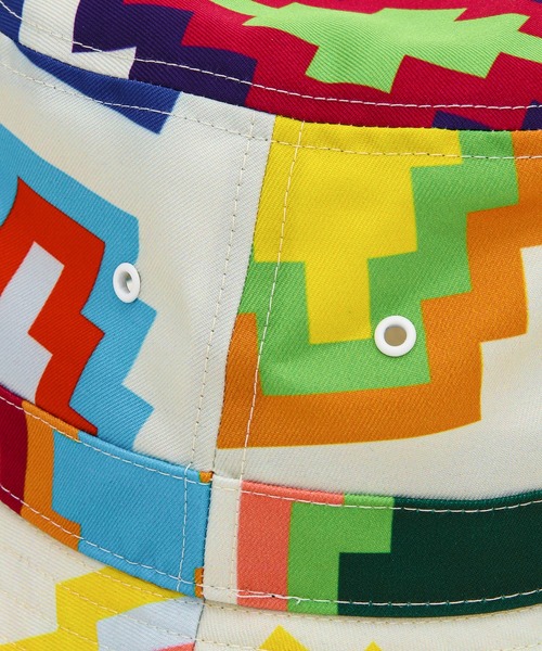 MARCELO BURLON（マルセロ・バーロン）の「ALL OVER CROSS BUCKET（ハット・メンズ・ベージュ系その他・ONE SIZE）」の5枚目の写真