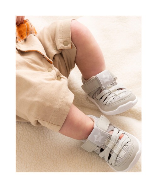 SLAP SLIP BABY(スラップスリップベビー)の「SLAPSLIPBABY/【IFME】【お揃い】ワンポイントスターウォーターシューズベビー(13~14cm)(ベビーシューズ/ベビーソックス・キッズ・ブラック/ネイビー/グレー・13/14)」の2枚目の写真