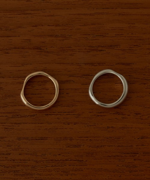 VANNIE U(ヴァニーユー)の「distorted ring(リング・レディース・シルバー/ゴールド・11/6/9)」の2枚目の写真