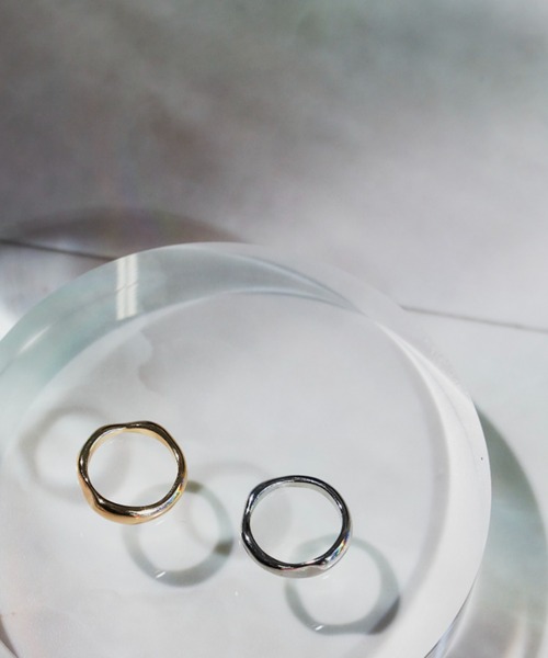 VANNIE U(ヴァニーユー)の「distorted ring(リング・レディース・シルバー/ゴールド・11/6/9)」の8枚目の写真