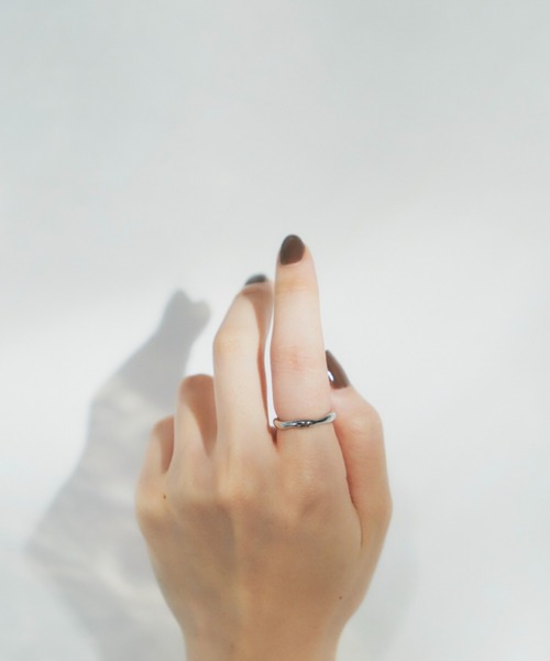 VANNIE U(ヴァニーユー)の「distorted ring(リング・レディース・シルバー/ゴールド・11/6/9)」の16枚目の写真