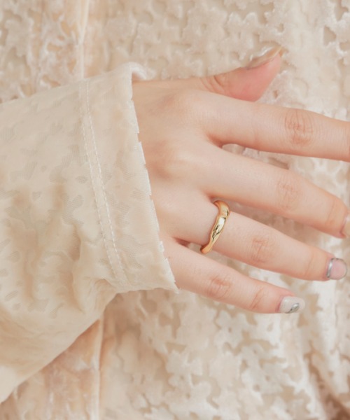 VANNIE U(ヴァニーユー)の「distorted ring(リング・レディース・シルバー/ゴールド・11/6/9)」の18枚目の写真