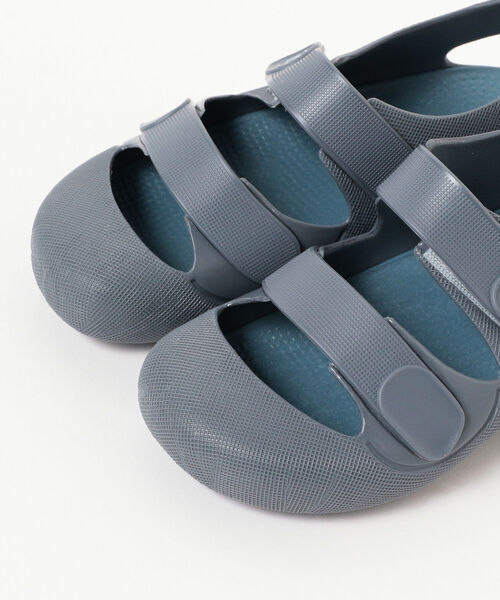 こども ビームス（コドモビームス）の「igor / BONDI SOLID サンダル 22（16.5～21cm）（サンダル・キッズ・レッド系その他4/インディゴブルー/ブラウン系その他3/グレー/オフホワイト/ピンク・22cm/17cm/18cm/20cm/21cm/16.5cm/18.5cm/20.5cm）」の21枚目の写真