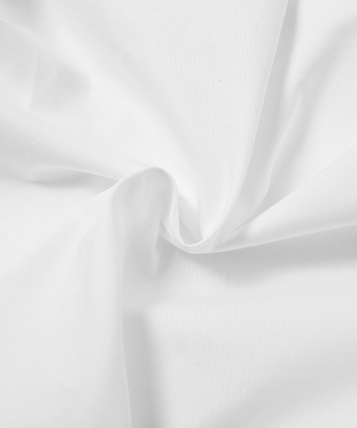 Mela(メラ)の「カットオフクロップドシャツ(シャツ/ブラウス・レディース・ホワイト/ブラック・S/M/L)」の6枚目の写真