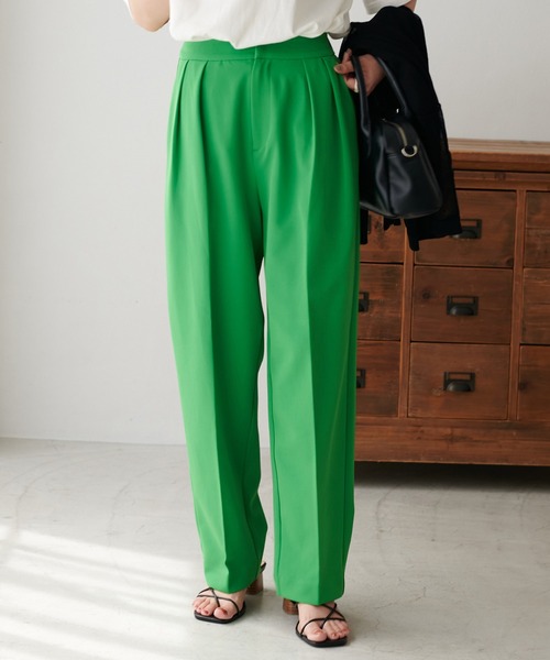 DISCOAT(ディスコート)の「ワイドテーパードパンツ(その他パンツ・レディース・ブラック/ブラウン/グリーン系その他/グレイッシュベージュ/サーモンピンク・MEDIUM/LARGE)」の17枚目の写真