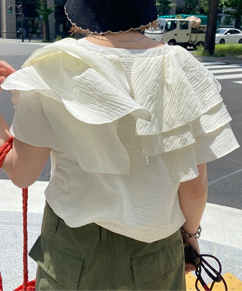 CPCM(シーピーシーエム)の「袖フリルストライプキーネックブラウス(シャツ/ブラウス・レディース・ブラック/ブラウン/オフホワイト/サックスブルー・FREE)」の8枚目の写真