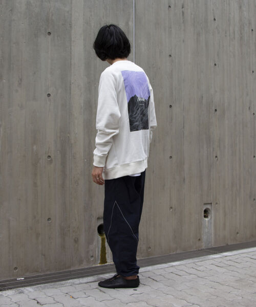 NANGA（ナンガ）の「【NANGA/ナンガ】GLOSTER別注 バックプリントスウェット P/O オーバーサイズ ロゴ刺繍（スウェット・メンズ・ブラック/ダークグリーン/オフホワイト・M/L）」の12枚目の写真